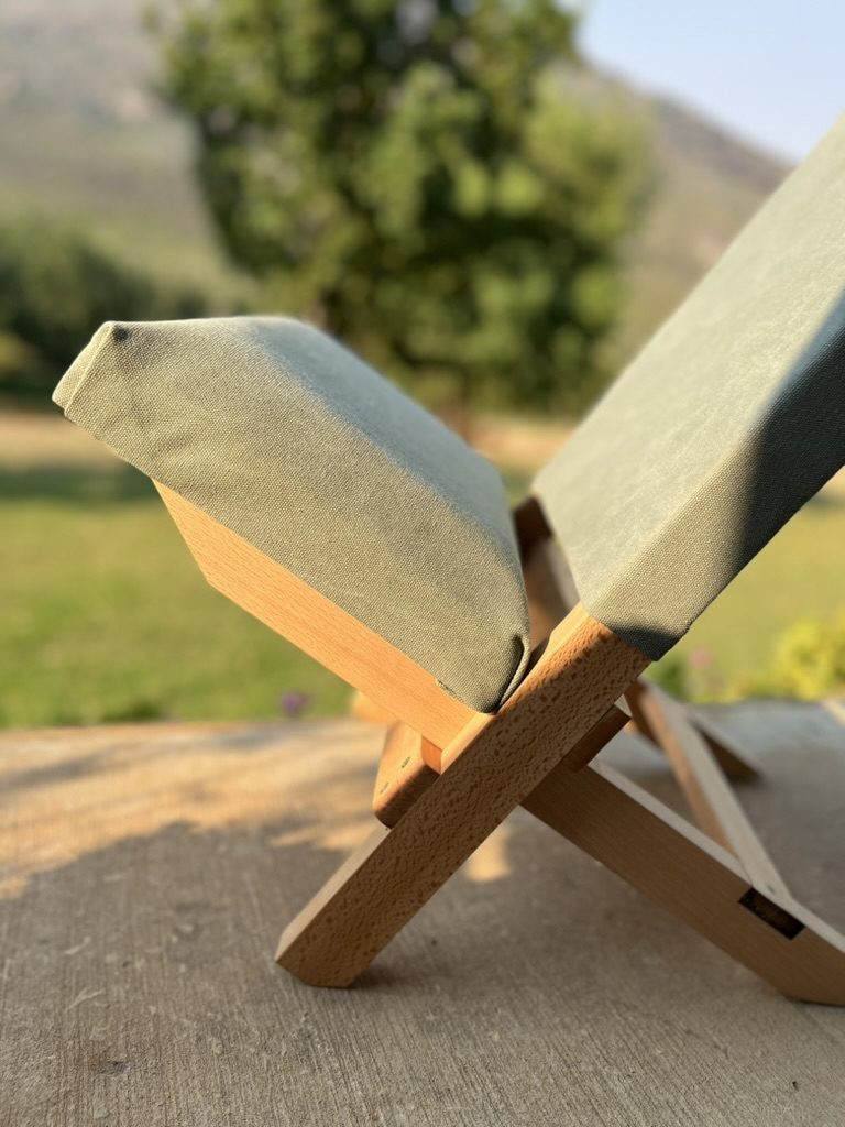 Beech folding chair with olive canvas